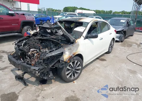 2017 Nissan Altima 2.5/2.5 S/2.5 Sl/2.5 Sr/2.5 Sv z USA, uszkodzony, nr VIN 1N4AL3AP8HC113266